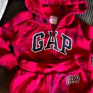 Red babyGap jogging suit sz 2